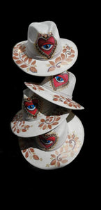 Ojo turco faux suede hat